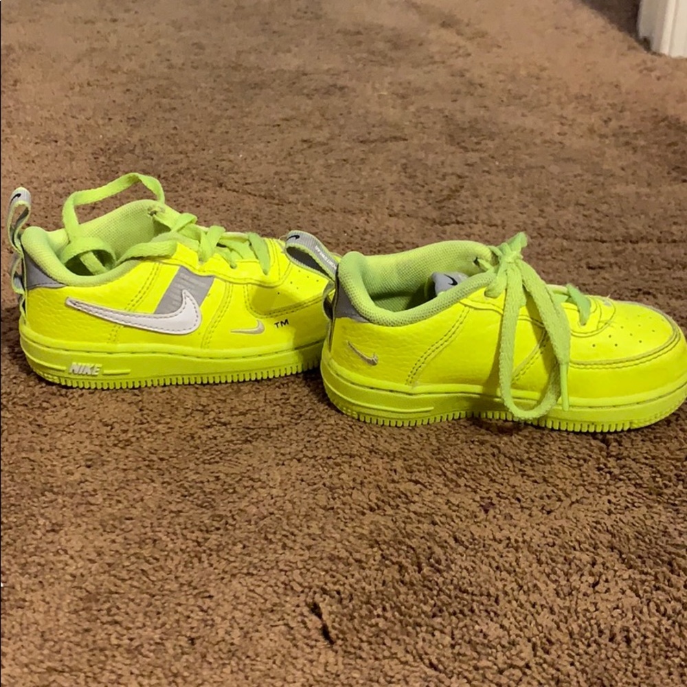 Shoes - Picture 2 of 5